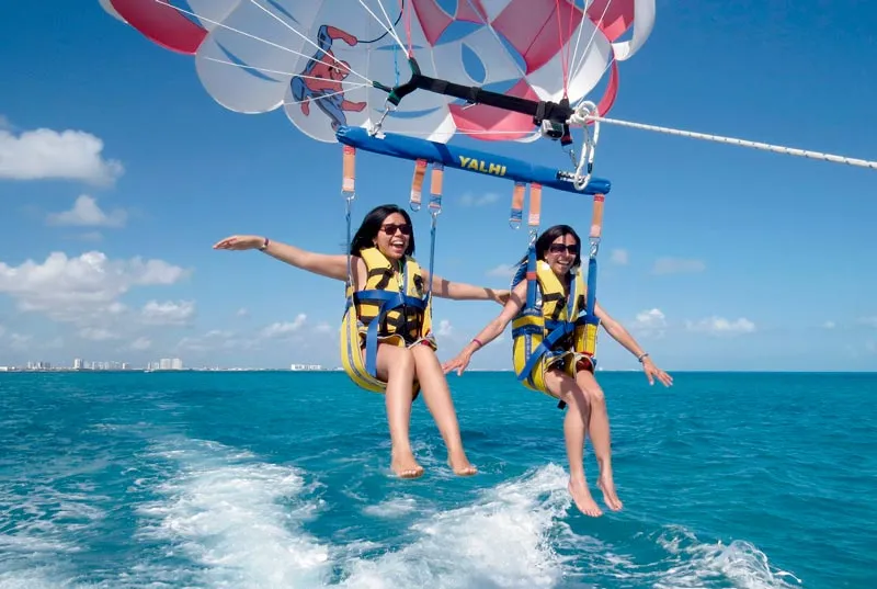 Parasailing in Hurghada: Best spots for amazing views