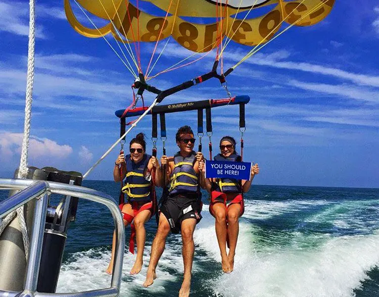 Parasailing in Hurghada: Best spots for amazing views